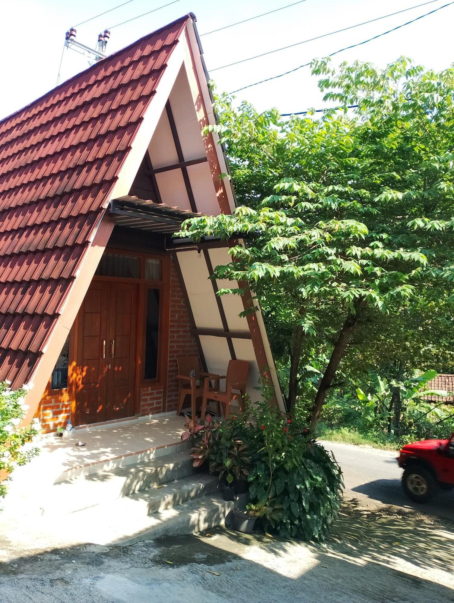 Mekar Lestari Hotel Tepus Exterior photo